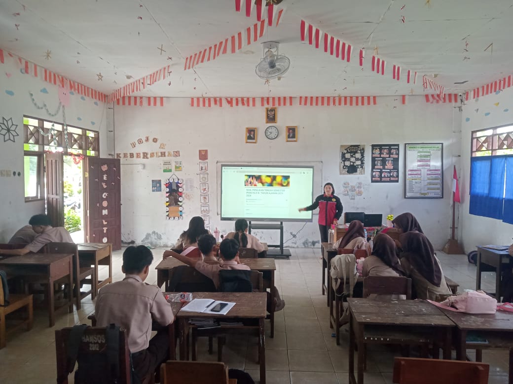 PEMANFAATAN TV DIGITAL DAN APLIKASI HUMA BETANG