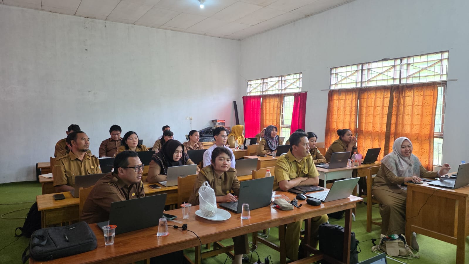 PENDAMPINGAN SEKOLAH BINAAN OLEH PENGAWAS MADE PUJANGGA,M.Pd (2)